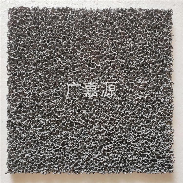 廣嘉源新材料生產(chǎn)的通孔型泡沫鋁，使得泡沫鋁結(jié)構(gòu)更加符合吸音結(jié)構(gòu)。